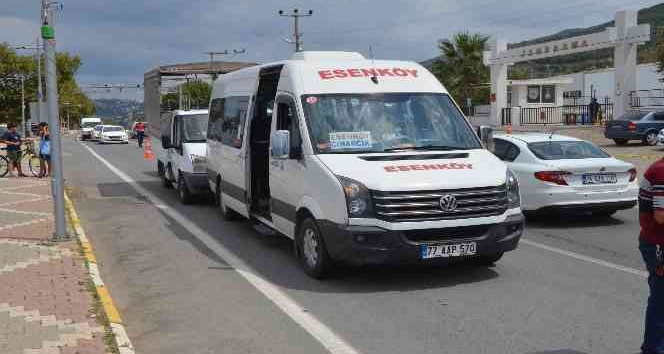 Yalova’da 3 araçlık zincirleme kazada 1 kişi yaralandı