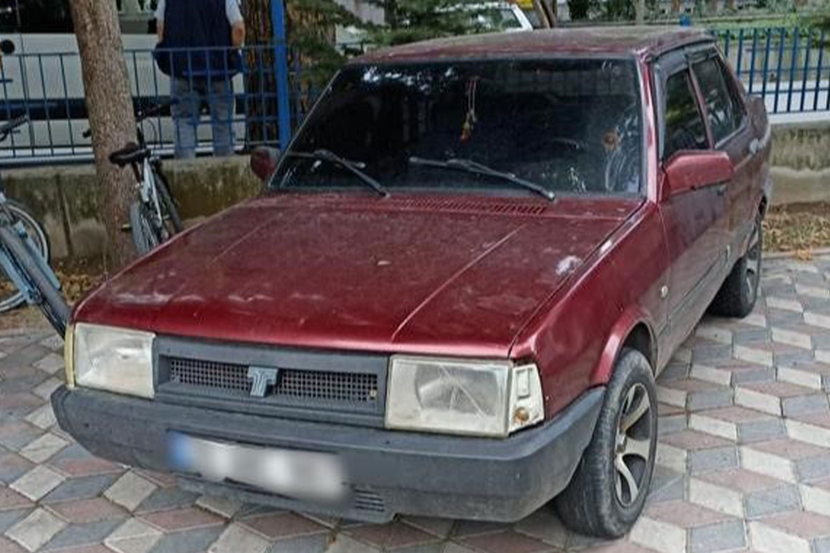 Eskişehir&#039;de çalınan otomobil Burdur&#039;da bulundu, şüpheli 2 kişi tutuklandı