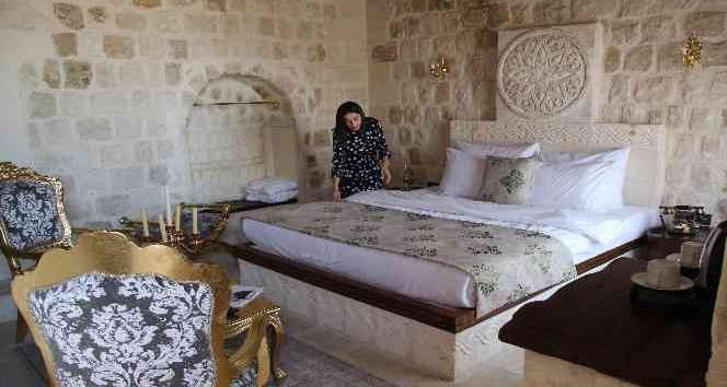 Turizmde kadının gücü: 800 yıllık harabeye dönmüş tarihi konağı otele çevirdi