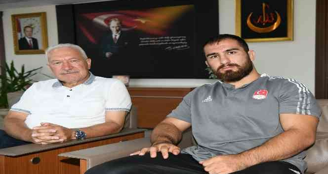 Türkiye’nin 100’üncü altın madalyasını kazanan Aktürk’ten altın madalya sözü