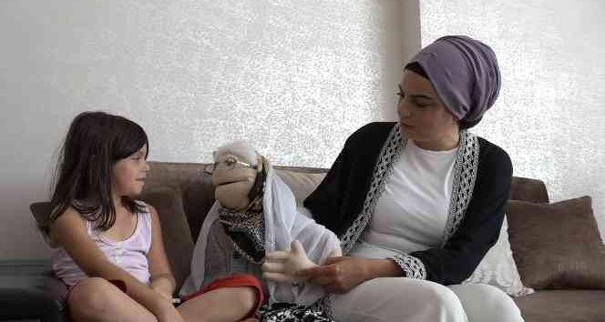 Kaniye öğretmen ’kuklaların sesi’ oldu