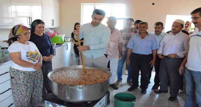 Yedisu Kaymakamı Kaya, aşure günü etkinliğine katıldı