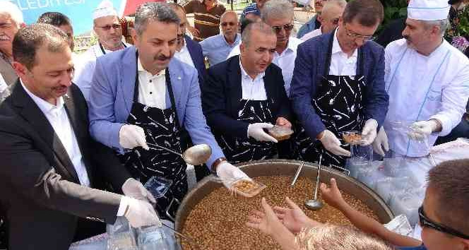 Tokat’ta 10 bin kişiye aşure ikramı