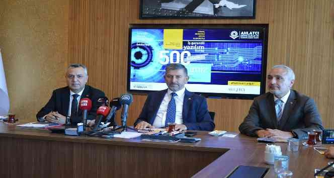 Ahlatcı Holding’in istihdam garantili yazılım kursuna rekor başvuru