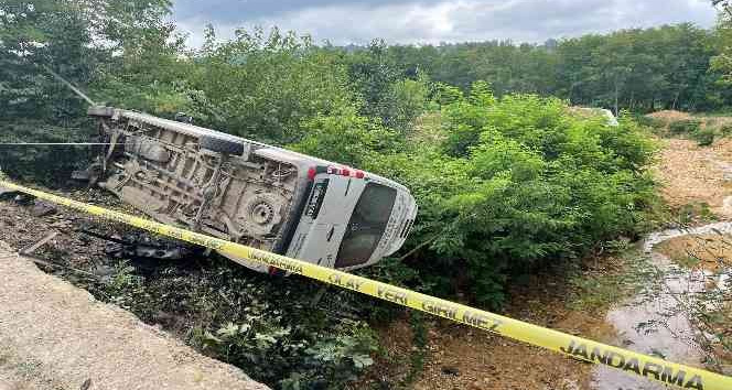 Ordu’da yolcu minibüsü köprüden uçtu: 8 yaralı