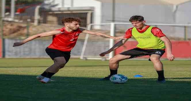 Uşakspor, yeni sezon hazırlıklarını sürüyor