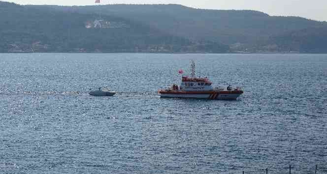 Çanakkale açıklarında sürüklenen tekne kurtarıldı