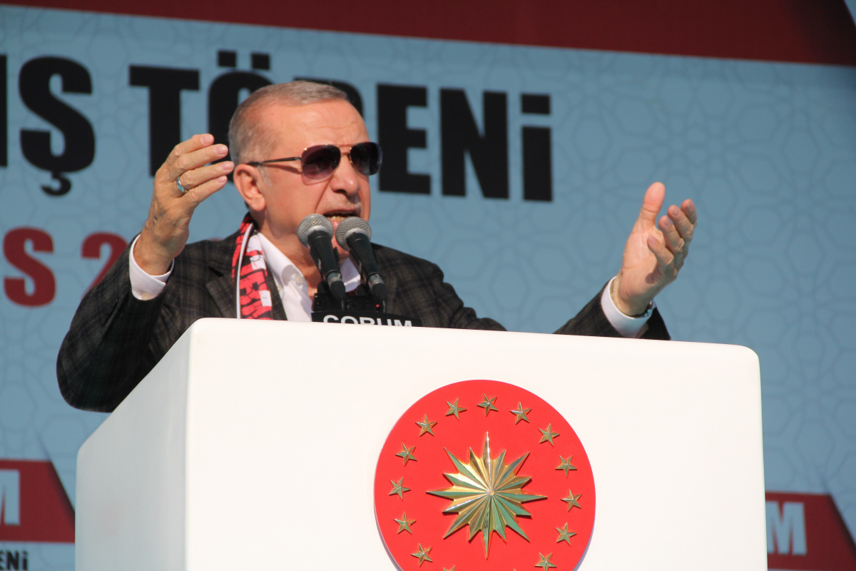 Cumhurbaşkanı Erdoğan: &#039;Biz de laf yok, iş var&#039;