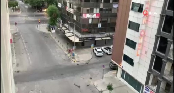İzmir açıklarında ağır deprem!