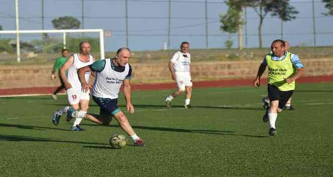 Ahlat’ta ’Şöhretler Karması Futbol Turnuvası’ düzenlendi