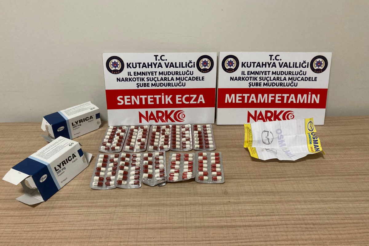 Kütahya’da 3 kişinin bulunduğu araçta uyuşturucu ele geçirildi