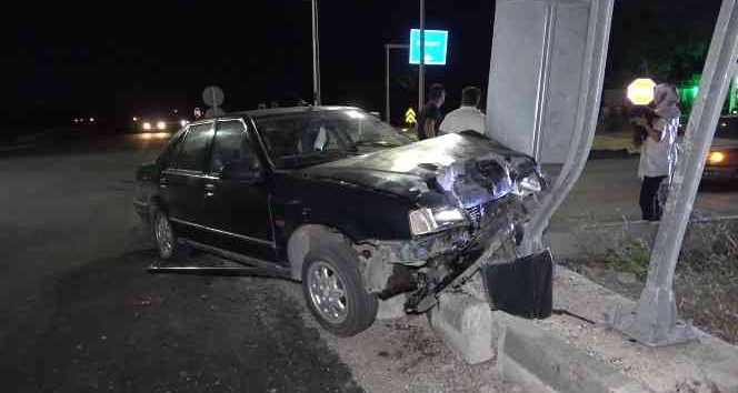 Kırıkkale’de iki otomobil çarpıştı: Aynı aileden 5 kişi yaralandı