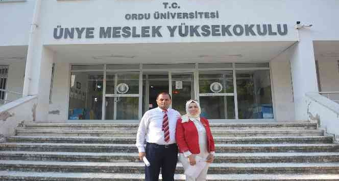 Yıllar sonra hayallerini gerçekleştirdiler, 25. yıla giren evliliklerini üniversiteyi kazanarak taçlandırdılar