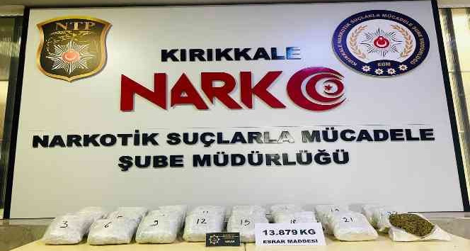 Kargo aracından 13 kilo 879 gram esrar çıktı: 1 tutuklama
