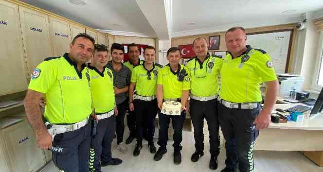 Mesai arkadaşlarından emektar polis memuruna doğum günü sürprizi