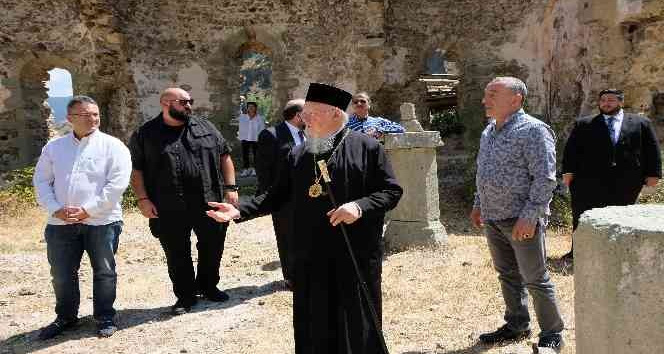 Patrik Bartholomeos Gümüşhane’nin tarihi Süleymaniye mahallesine ziyarette bulundu