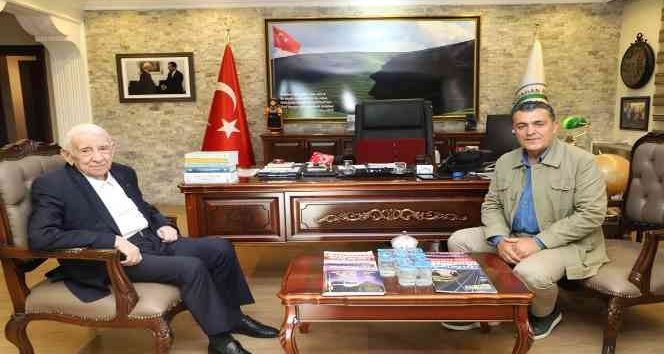 Nuri Vatan: "Başkan Demir, Ardahan’a renk katmış"