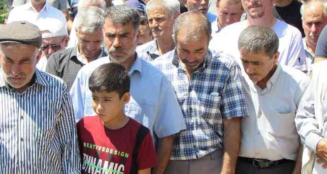 Yıldırım düşmesi sonucu hayatını kaybeden genç, toprağa verildi