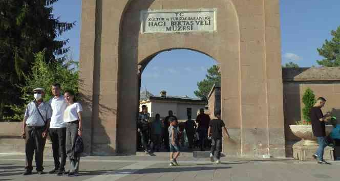 Hacıbektaş’a on binler akın etti