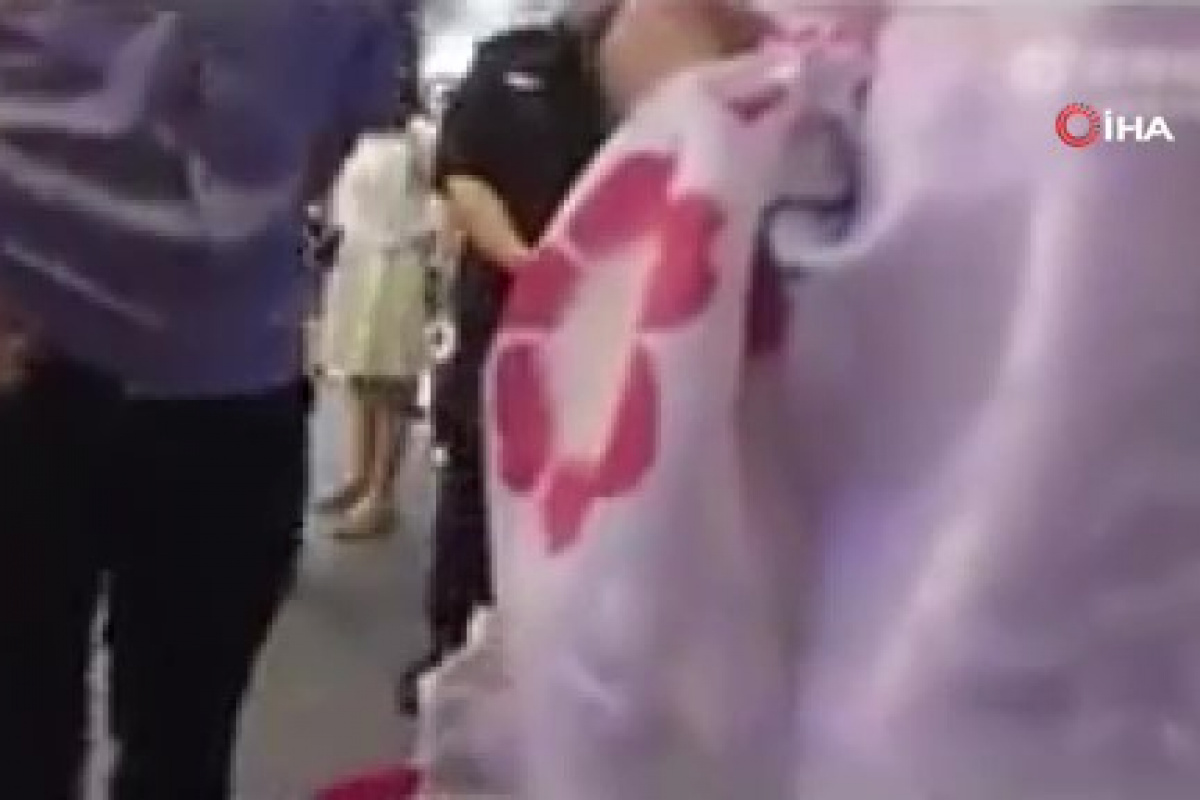 Çin'de kimono giyen kadın sorun çıkarmakla suçlandı, gözaltına alındı