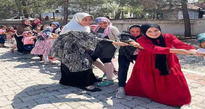 Sivaslı içesinde Yaz Kur’an Kursları şenlikli bir final yaptı