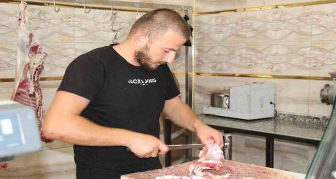 Mardinli kasaptan fırsatçılara inat: Etin kilosunu yüzde 30 indirimli satıyor