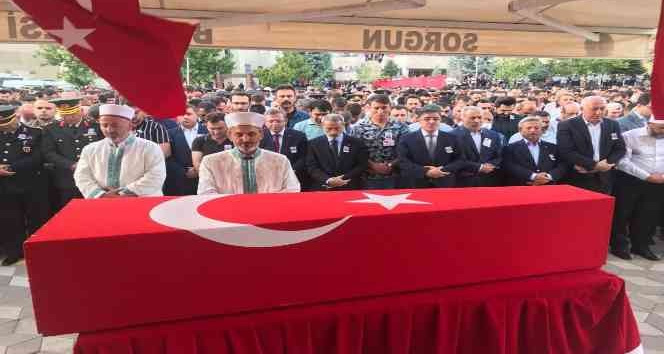 Şehit Özdemir son yolculuğuna uğurlandı