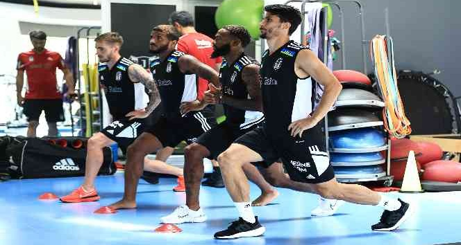 Beşiktaş, Fatih Karagümrük maçı hazırlıklarını çift idmanla sürdürdü