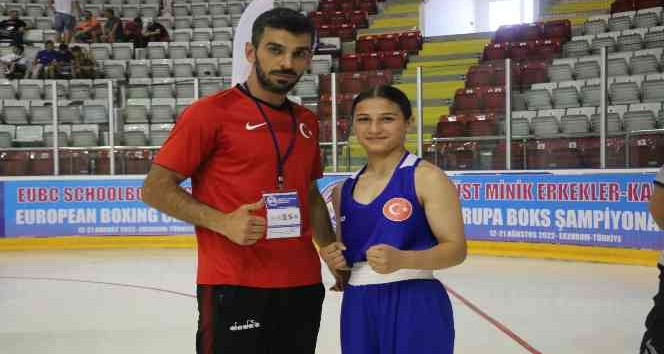Demir yumruk Sıla, Avrupa Boks Şampiyonasında finale yükseldi