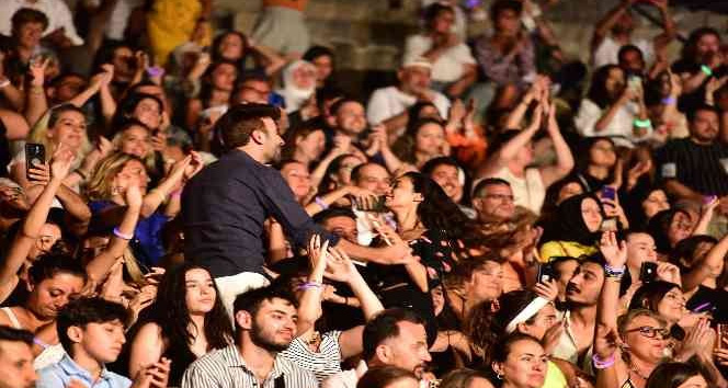 Bodrum’da turistler Buray konserine akın etti