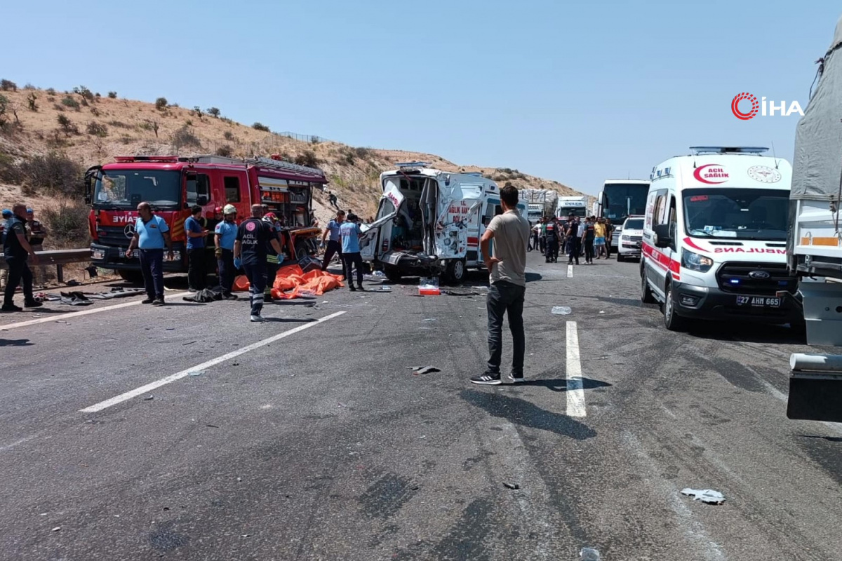 Gaziantep&#039;te feci kaza: Kazayı görüp yardıma koşan İhlas Haber Ajansı çalışanı 2 gazeteci hayatını kaybetti