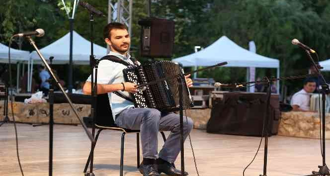 Ataşehir’de akordeon rüzgarı esti