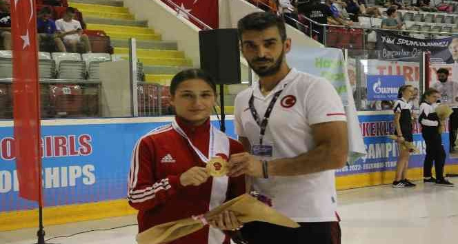 Uşaklı boksör Sıla Özkan Avrupa Şampiyonu oldu