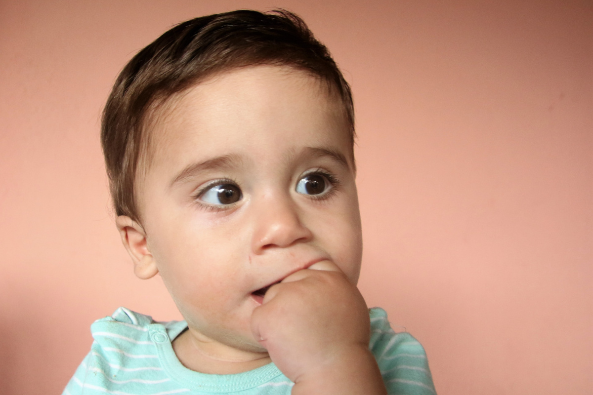 Bebeğiniz her şeyi ağzına götürüyorsa dikkat