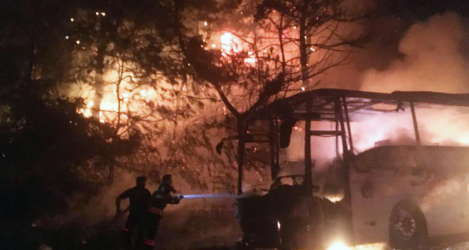Muğlada faciadan dönüldü: Yolcu otobüsü yandı, 38 geçici kurtuldu