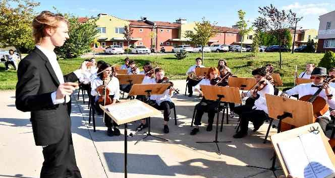İki Elin Sesi Var Gençlik Senfoni Orkestrası’ndan müzik ziyafeti