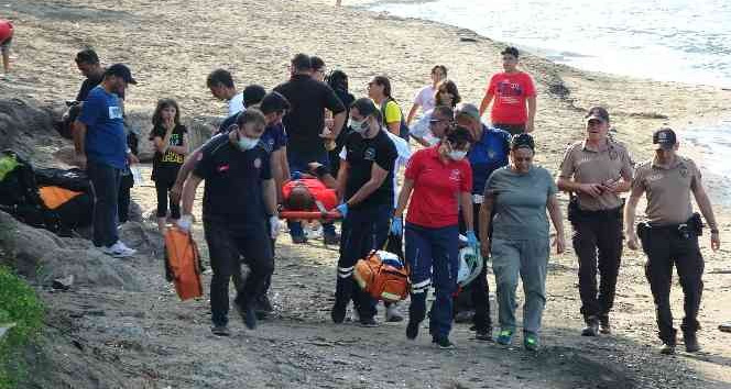 Ordu’da yamaç paraşütü kumsala düştü: 2 yaralı