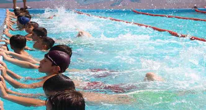 Dicle Nehri’nde boğulma vakaları arttı, 6 bin çocuk yüzme eğitimine alındı