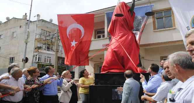 Yakılan Adalet heykelinin yenisi yaptırılarak törenle açıldı