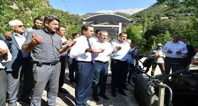 Isparta İl Özel İdaresi bu yıl 75 kilometrelik yolda çalışma yapıyor
