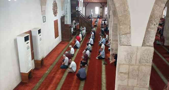 Yazar ve şair Mevlana İdris Zengin dualarla anıldı