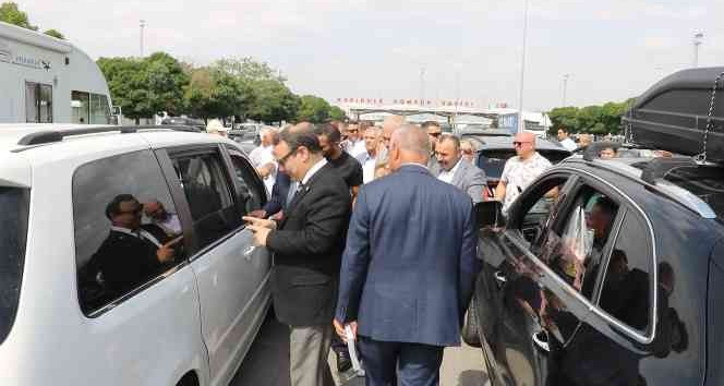 Kapıkule’de gurbetçi aile İYİ Parti’ye Cumhurbaşkanı Erdoğan’ın konuşmasıyla cevap verdi