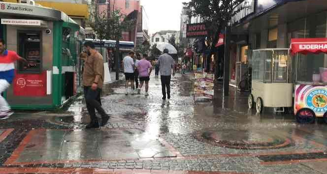 Edirne’de kuvvetli yağış etkili oldu