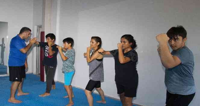Mersin’de Kick Boks Kursu devam ediyor