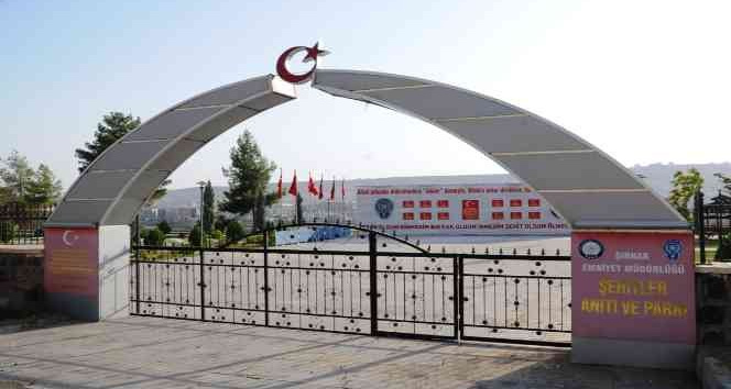 12 polisin adı şehit edildikleri yerde yapılan anıt ve parkta yaşatılıyor