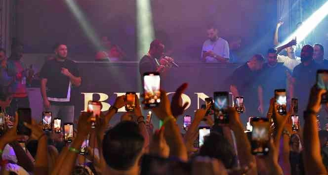 Dünyaca ünlü Fransız rapçi Bodrum’da sevenleri ile buluştu