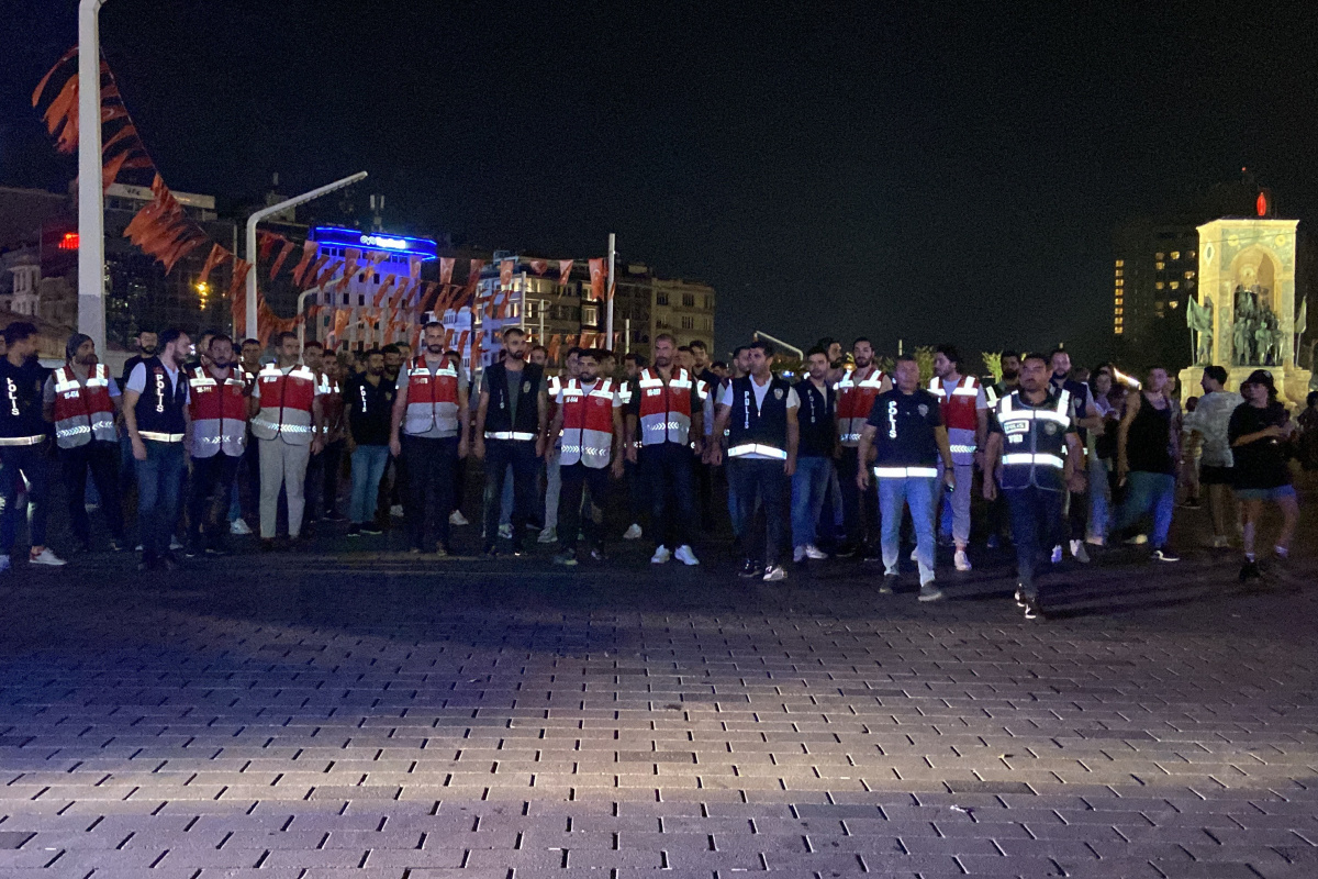 Beyoğlu’nda 200 polisin katıldığı geniş çaplı asayiş uygulaması