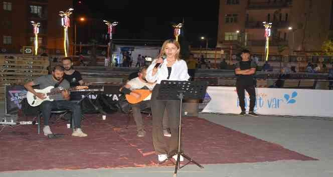 ’Sahne sende’ yarı filanında Aleyna mest etti