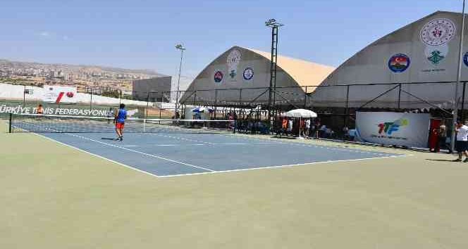 Şırnak’ta 400 sporcunun katıldığı tenis şampiyonası başladı
