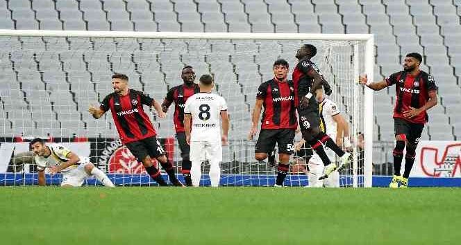 Spor Toto Süper Lig: Fatih Karagümrük: 2 - MKE Ankaragücü: 0 (İlk yarı)